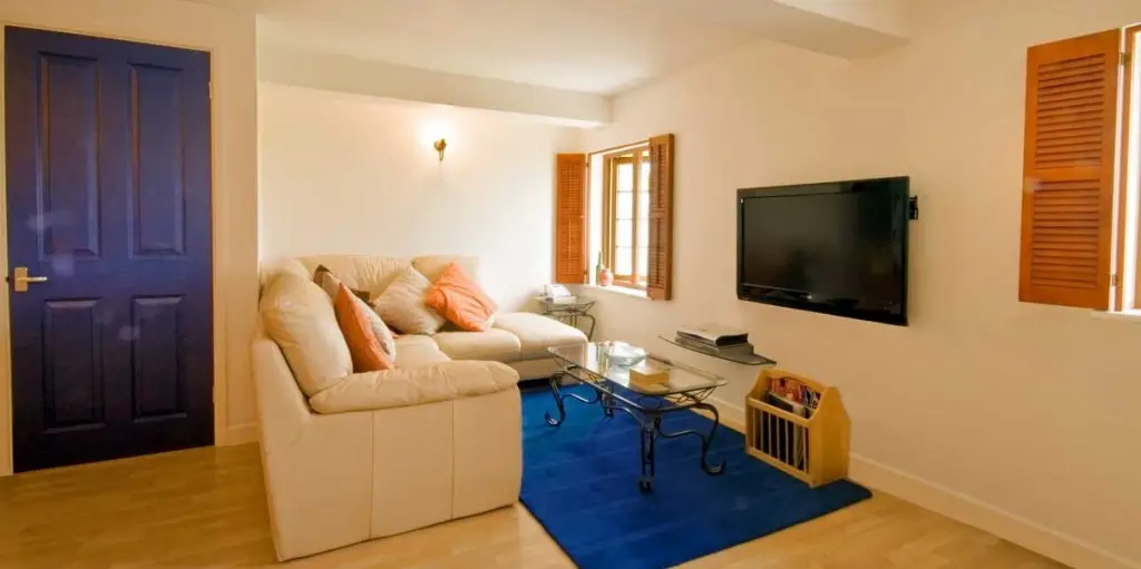 La Pointe Farm - Guernsey Self Catering - Portelet Apartment - Lounge