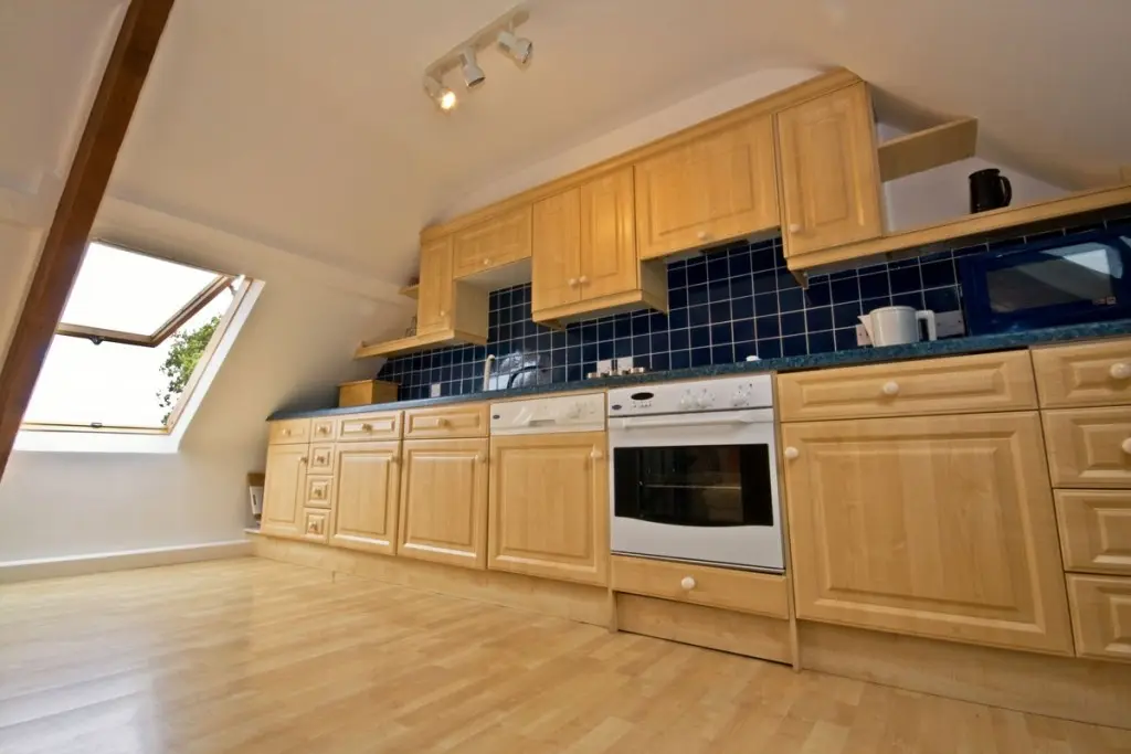 La Pointe Farm - Guernsey Self Catering - Leree Apartment - Kitchen (2)