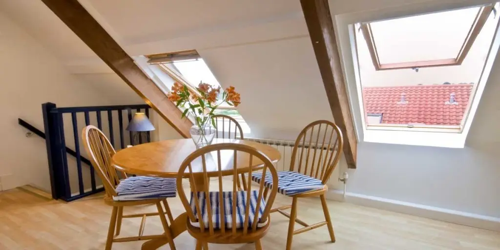 La Pointe Farm - Guernsey Self Catering - Leree Apartment - Dining Table