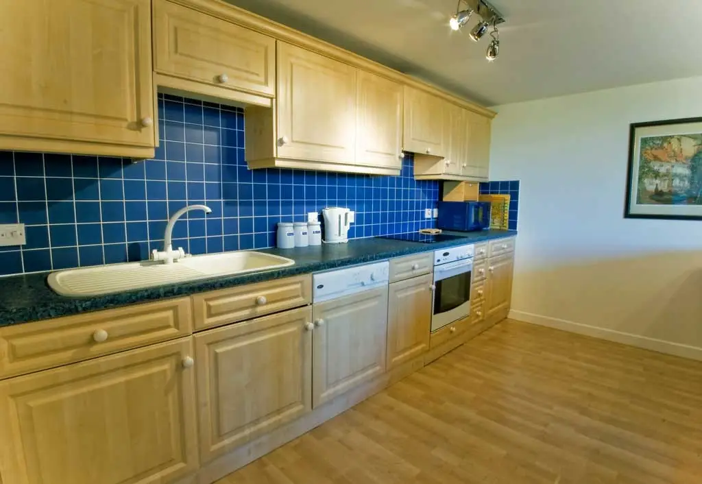 La Pointe Farm - Guernsey Self Catering - Rocquaine Apartment - Kitchen