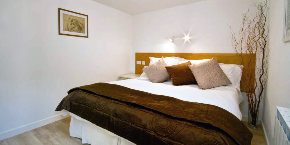 La Pointe Farm - Guernsey Self Catering - Perelle Apartment - Double Bedroom