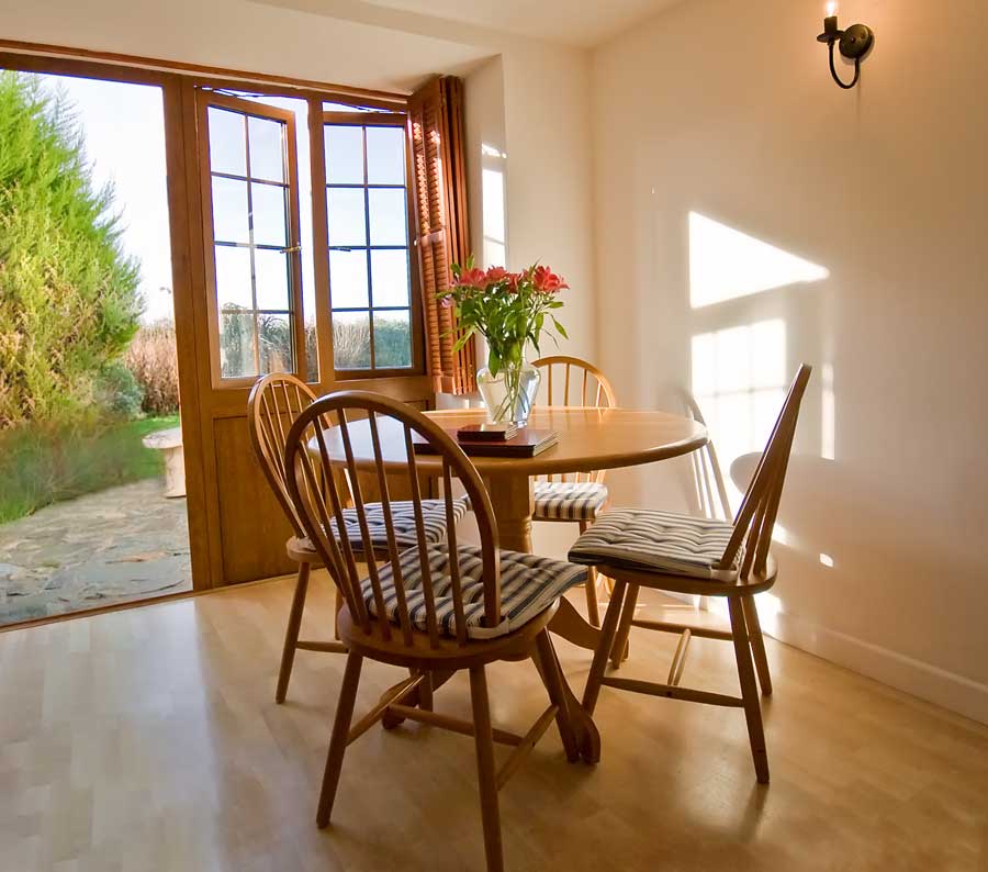 La Pointe Farm - Guernsey Self Catering - Rocquaine Apartment - Dining Table