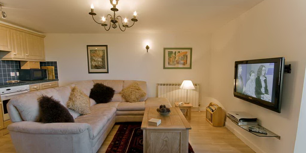 La Pointe Farm - Guernsey Self Catering - Rocquaine Apartment - Lounge